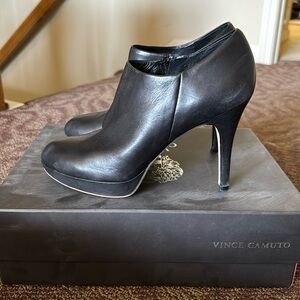 Black Vince Camuto booties size 6.5
